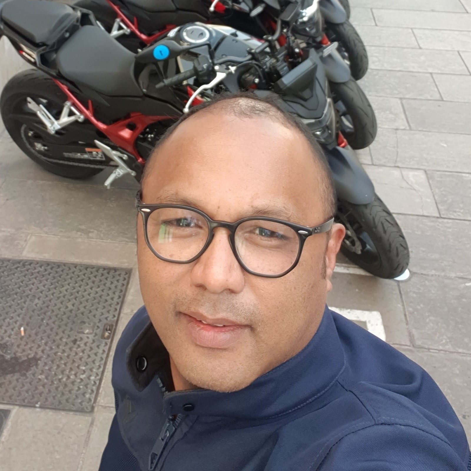 RAKOTOARISON Jean-Olivier enseignant auto moto FAMILY PERMIS Aubagne Aix Carnoux La Bédoule La Ciotat